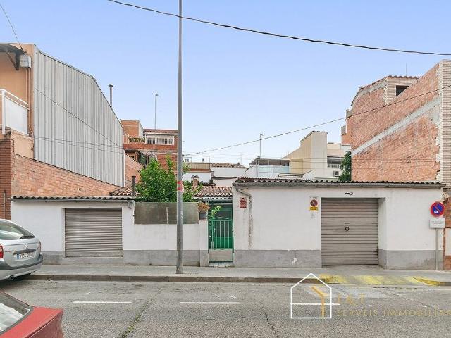 Casa adosada en venta en calle De Barcelona, Rubí, de 93 m² 3 habitaciones por 237.000