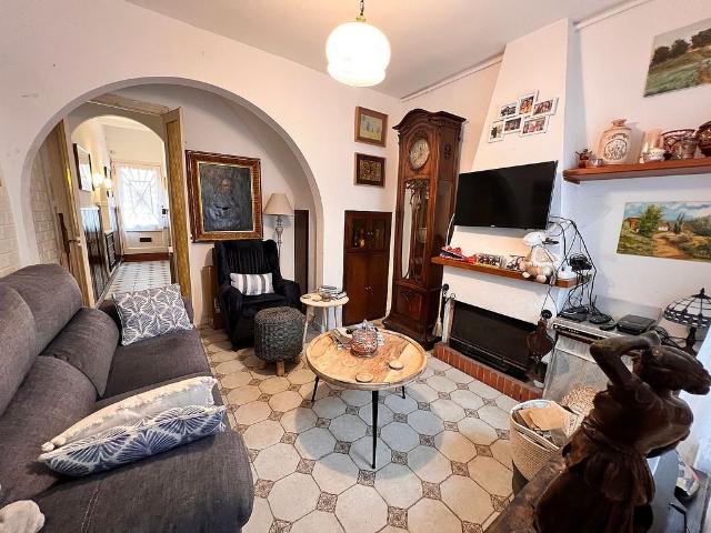 Casa adosada en venta en calle De Girona, Sant Feliu de Guíxols, de 102 m² 4 habitaciones por 375.000