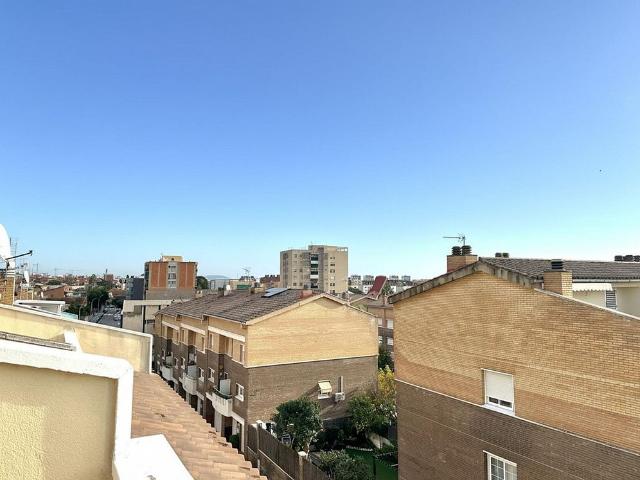 Casa adosada en venta en calle De Lola Anglada, Viladecans, de 179 m² 5 habitaciones por 567.200