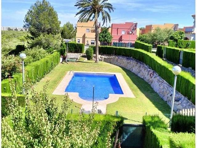 Casa adosada en venta en calle De la República Argentina, Mont Roig del Camp, de 150 m² 3 habitaciones por 270.000