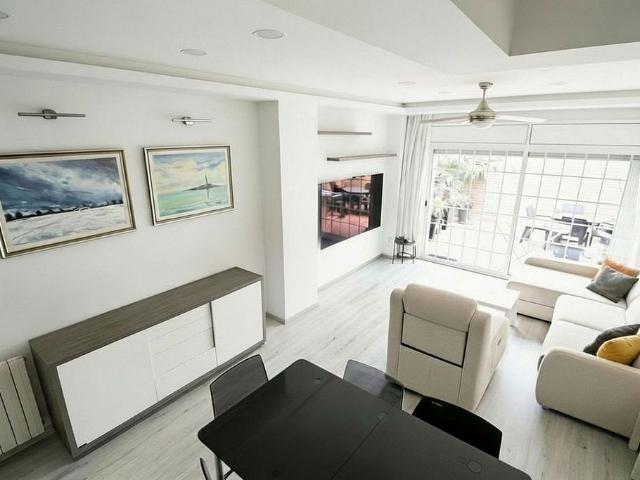 Casa adosada en venta en calle Gran de Sant Andreu, Barcelona, de 130 m² 3 habitaciones por 740.000