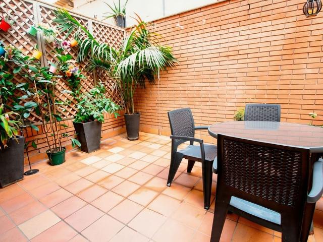 Casa adosada en venta en calle De la Tramuntana, Barcelona, de 130 m² 3 habitaciones por 729.000