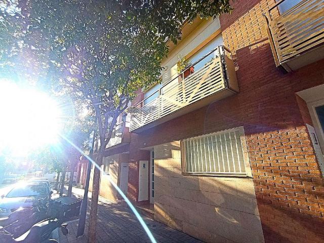 Casa adosada en venta en calle De la Verge Maria, Reus, de 167 m² 5 habitaciones por 499.000