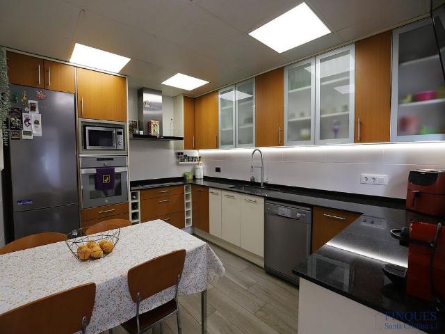 Casa adosada en venta en calle De Les Agudes, Santa Cristina d´Aro, de 129 m² 2 habitaciones por 290.000 €