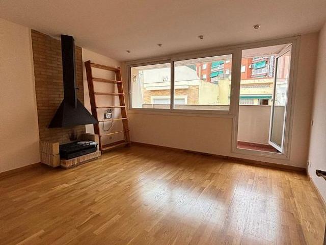 Casa adosada en venta en calle De Les Roselles, Hospitalet de Llobregat, L´, de 210 m² 4 habitaciones por 700.000