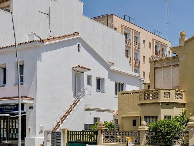 Casa adosada en venta en calle De Llevant, Premià de Mar, de 95 m² 4 habitaciones por 360.000