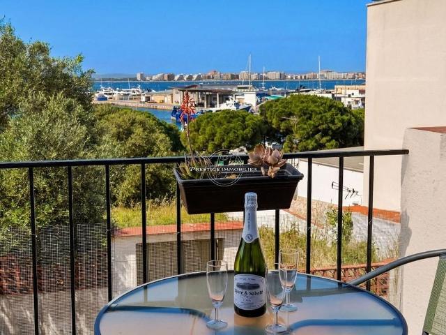 Casa adosada en venta en calle De Mercè Rodoreda, Roses, de 42 m² 1 habitación por 235.000