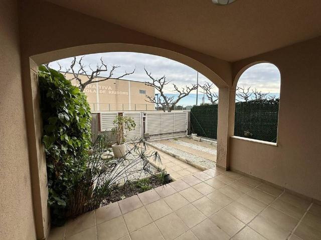 Casa adosada en venta en calle De Salvador Espriu, Riudoms, de 142 m² 4 habitaciones por 374.000