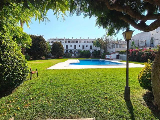 Casa adosada en venta en calle De Sant Antoni, Calella, de 180 m² 4 habitaciones por 520.000