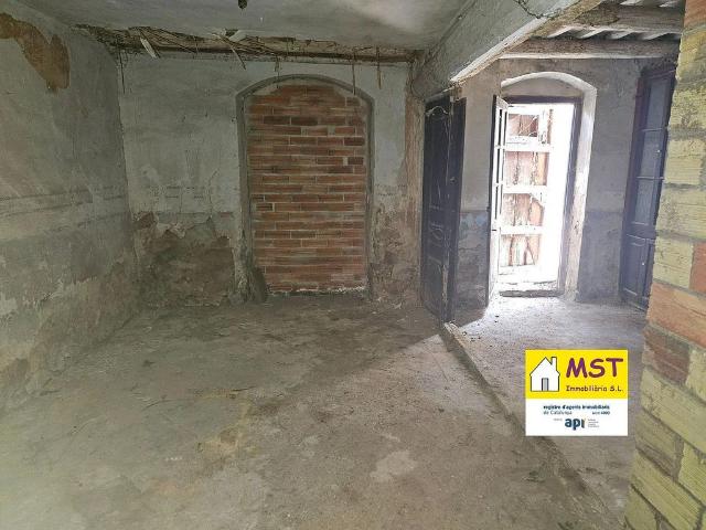 Casa adosada en venta en calle De Sant Genís, Navàs, de 170 m² 3 habitaciones por 85.000