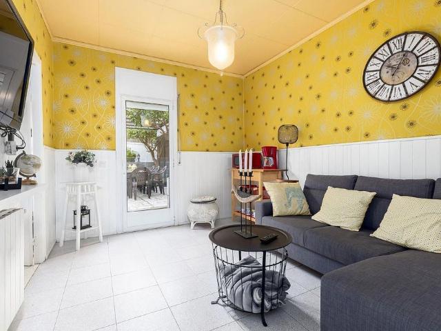 Casa adosada en venta en calle De Sant Jaume, Parets del Vallès, de 171 m² 4 habitaciones por 435.000