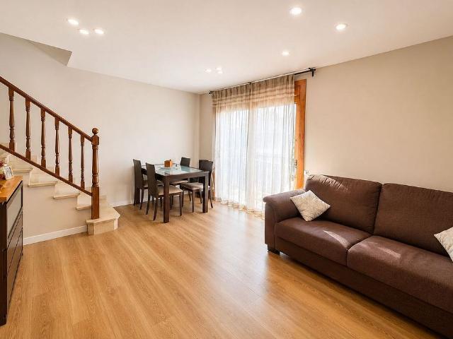 Casa adosada en venta en calle De Sant Lluc, Premià de Mar, de 127 m² 5 habitaciones por 470.000