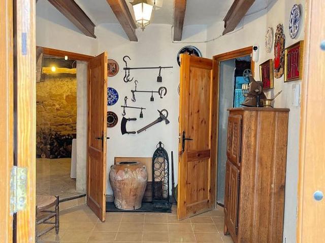 Casa adosada en venta en calle De Pau Casals, Espluga Calba, l´, de 175 m² 3 habitaciones por 125.000