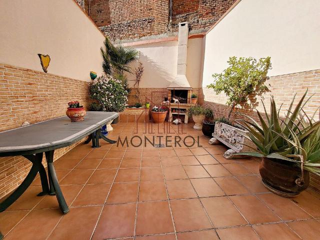 Casa adosada en venta en calle De Pelai Briz, Sabadell, de 246 m² 5 habitaciones por 470.000 €
