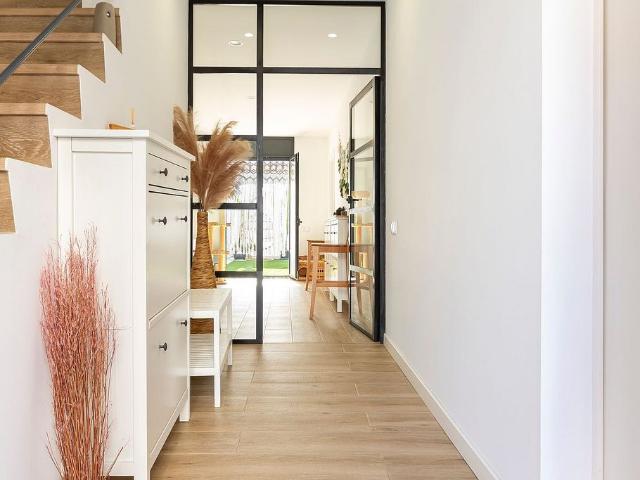 Casa adosada en venta en calle De Provença, Terrassa, de 185 m² 3 habitaciones por 435.000
