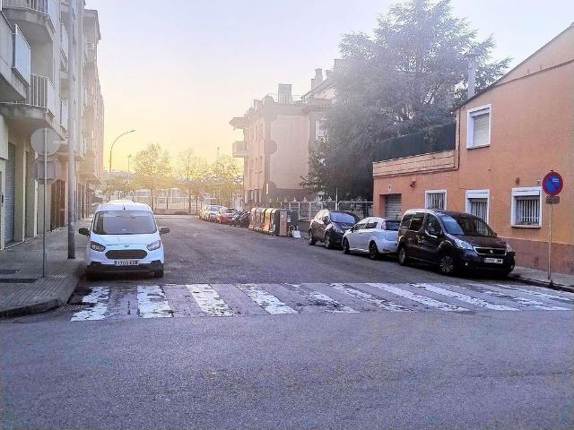 Casa adosada en venta en calle De Rafael Masó, Salt, de 195 m² 4 habitaciones por 320.000