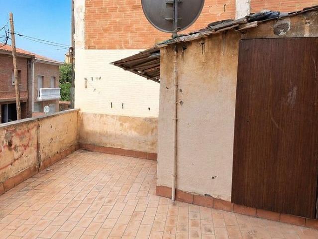 Casa adosada en venta en calle De Wilson, Santa Coloma de Gramanet, de 143 m² 5 habitaciones por 188.000