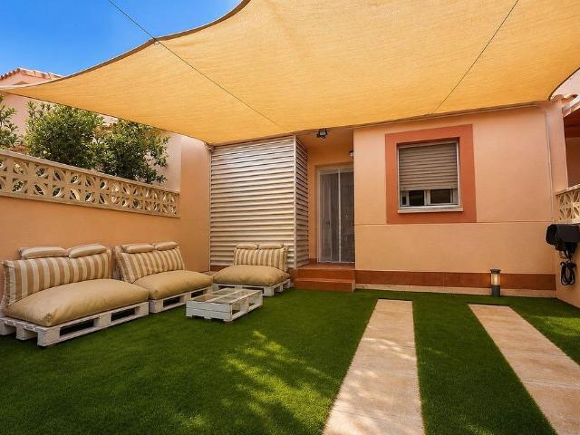 Casa adosada en venta en calle De Venezuela, Mont Roig del Camp, de 96 m² 3 habitaciones por 274.900