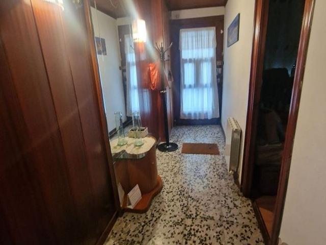 Casa adosada en venta en calle Del Marquès de Santillana, Barcelona, de 74 m² 4 habitaciones por 675.000