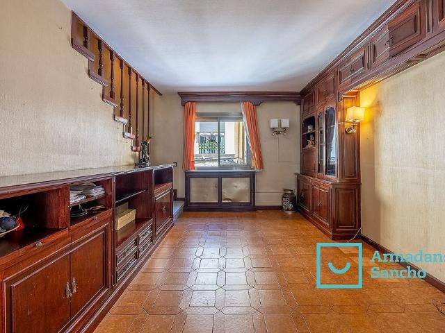 Casa adosada en venta en calle Del Mercat, Barcelona, de 144 m² 4 habitaciones por 490.000