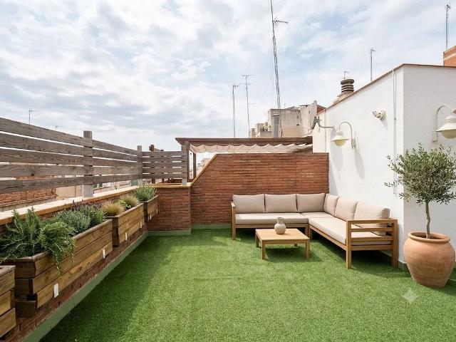 Casa adosada en venta en calle Del Beat Almató, Barcelona, de 101 m² 3 habitaciones por 590.000