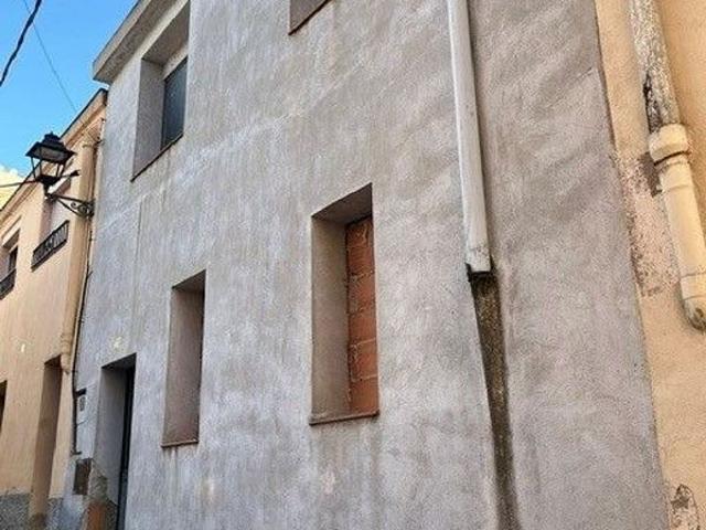 Casa adosada en venta en calle Del Capuig, Espluga de Francolí, l´, de 150 m² 3 habitaciones por 65.000