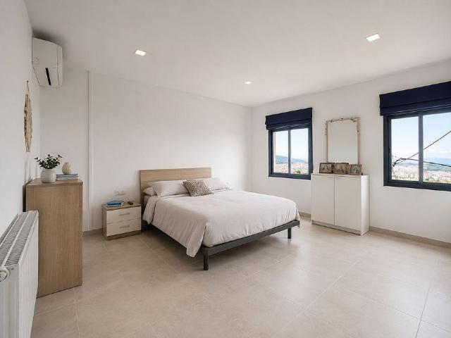 Casa adosada en venta en calle Del Doctor Bové, Barcelona, de 159 m² 5 habitaciones por 399.000