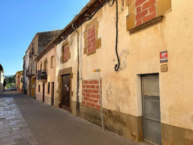 Casa adosada en venta en calle Del Pedró, Bisbal d´Empordà, La, de 320 m² 5 habitaciones por 415.000
