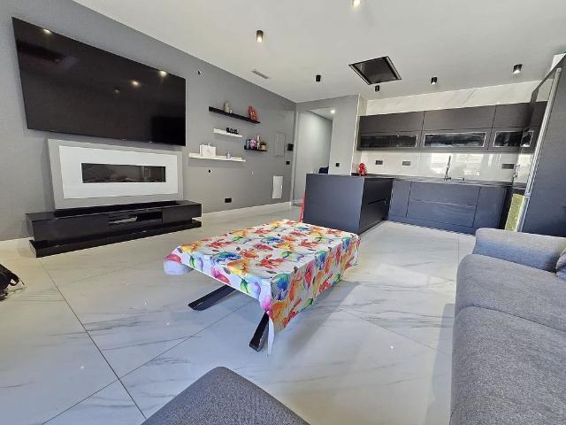 Casa adosada en venta en calle Dels Reis Catòlics, Sabadell, de 117 m² 3 habitaciones por 289.000