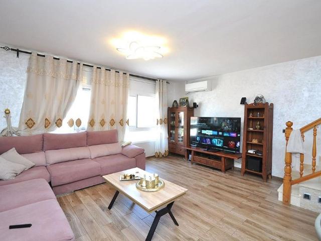 Casa adosada en venta en calle D'en Gorria, Sant Carles de la Ràpita, de 120 m² 3 habitaciones por 289.000