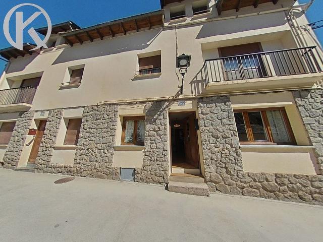 Casa adosada en venta en calle Des Pradets, Vielha e Mijaran, de 200 m² 6 habitaciones por 650.000