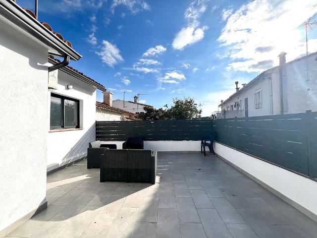 Casa adosada en venta en calle D'hernán Cortés, Sant Feliu de Guíxols, de 87 m² 3 habitaciones por 338.000