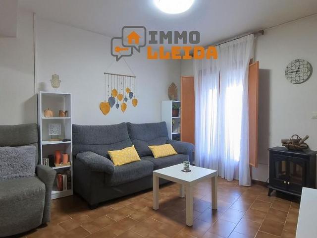 Casa adosada en venta en calle Del Forn, Artesa de Segre, de 85 m² 3 habitaciones por 102.000