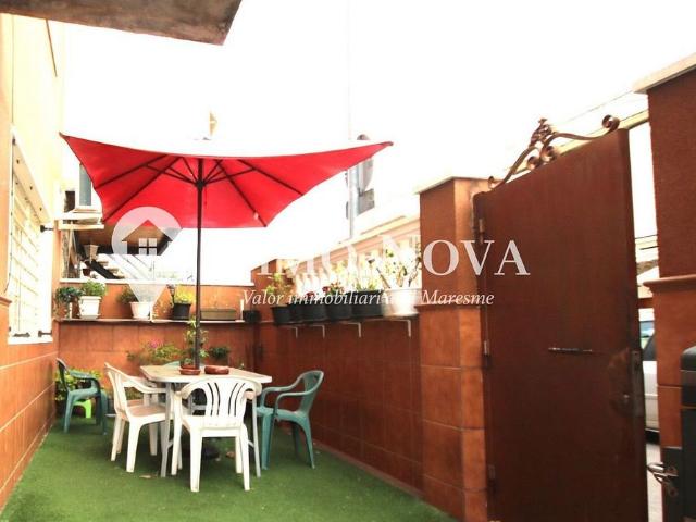 Casa adosada en venta en calle Ferrer i Clariana, Mataró, de 120 m² 3 habitaciones por 357.000