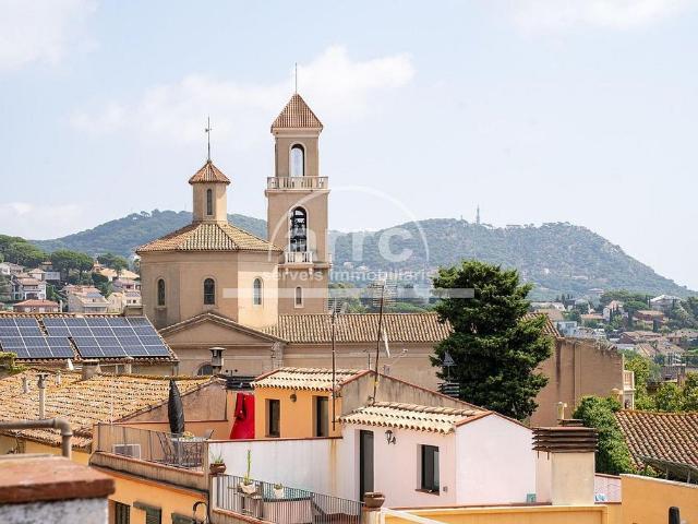 Casa adosada en venta en calle Francesc i Benet Artigas, Vilassar de Dalt, de 151 m² 7 habitaciones por 440.000