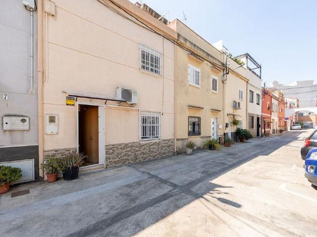 Casa adosada en venta en calle Interior, Gavà, de 78 m² 2 habitaciones por 350.000