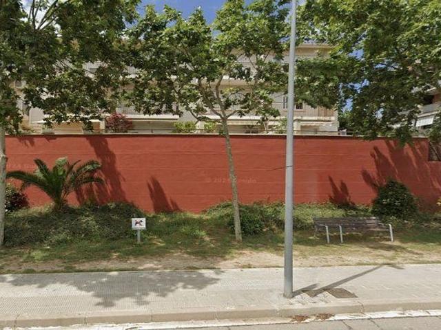 Casa adosada en venta en calle Josep Vicenç Foix, Vilassar de Dalt, de 147 m² 3 habitaciones por 297.940
