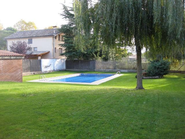 Casa adosada en venta en calle Jaume I, Begues, de 138 m² 4 habitaciones por 545.000