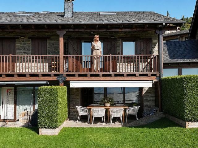 Casa adosada en venta en calle Lugar Cortas, Bellver de Cerdanya, de 190 m² 4 habitaciones por 495.000