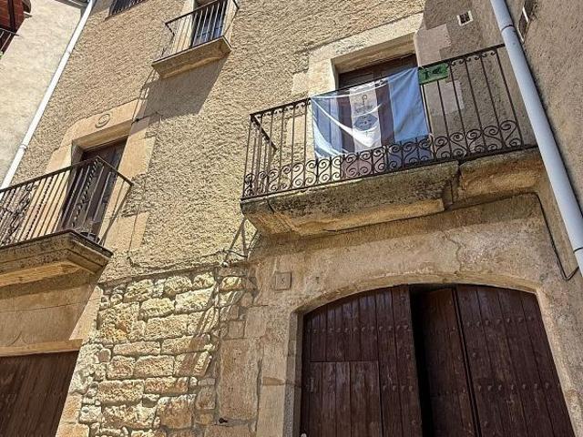 Casa adosada en venta en calle Monestir, Vallbona de les Monges, de 705 m² 11 habitaciones por 125.000