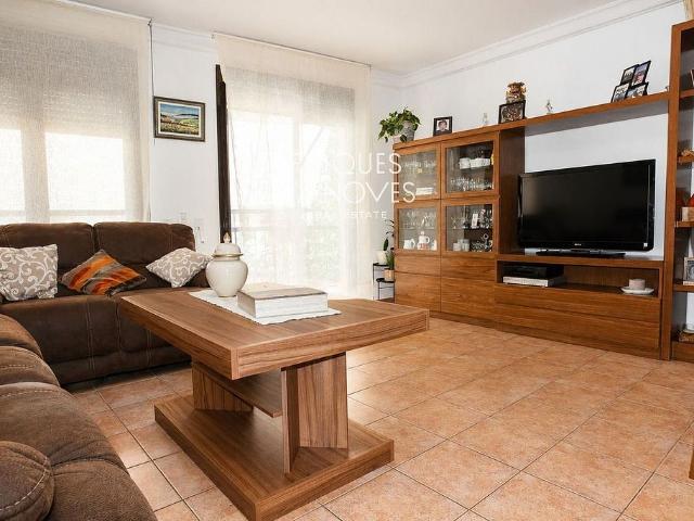 Casa adosada en venta en calle Major, Salt, de 200 m² 4 habitaciones por 550.000