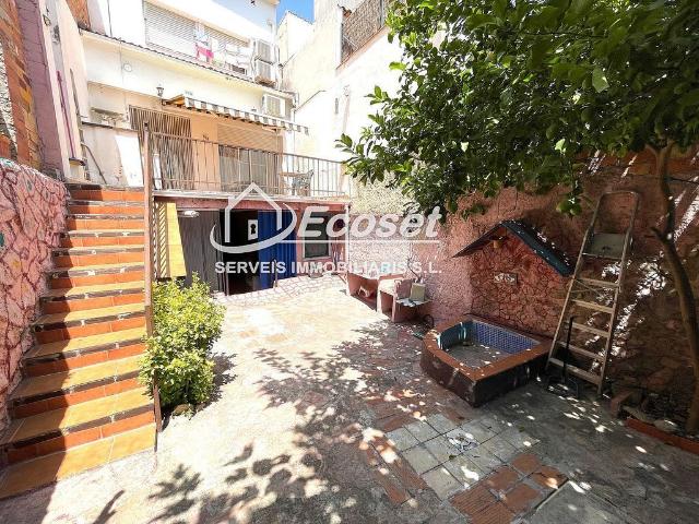 Casa adosada en venta en calle Major, Vallirana, de 200 m² 4 habitaciones por 390.000