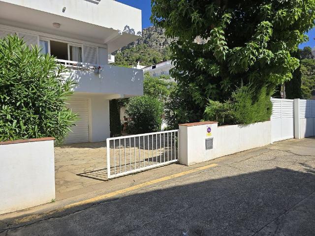 Casa adosada en venta en calle Mallorca, Torroella de Montgrí, de 138 m² 3 habitaciones por 320.000