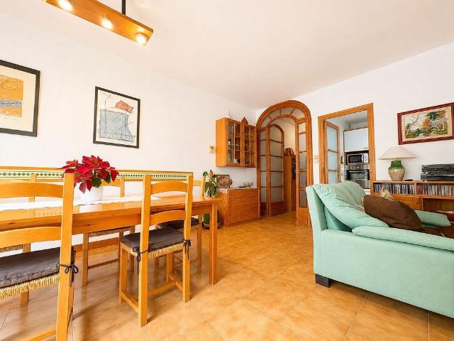 Casa adosada en venta en calle Mitja Galta de, Mataró, de 235 m² 6 habitaciones por 433.000