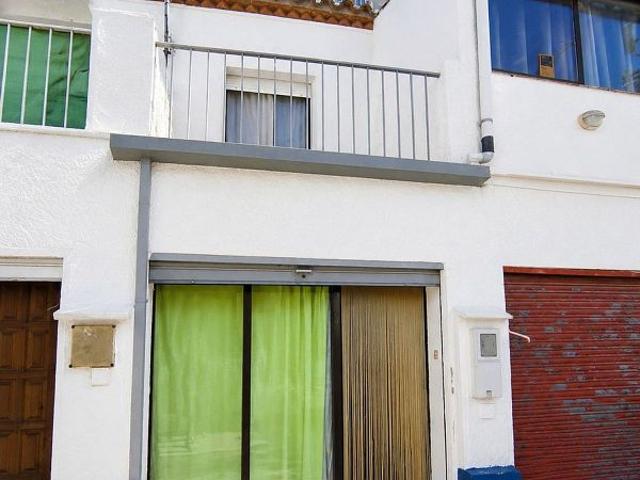 Casa adosada en venta en calle Mugab, Castelló d´Empúries, de 32 m² 1 habitación por 92.500
