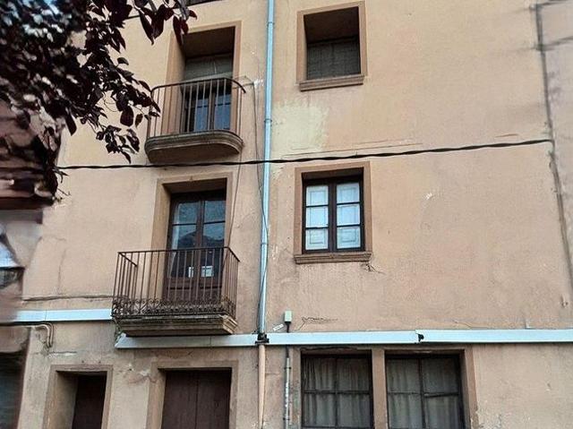 Casa adosada en venta en calle Nou, Torelló, de 199 m² 7 habitaciones por 150.000