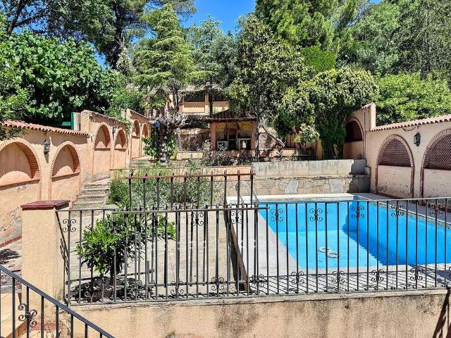 Casa adosada en venta en calle Sant Ignasi de, Vacarisses, de 319 m² 6 habitaciones por 505.000