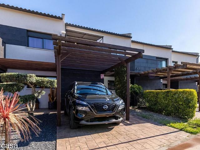 Casa adosada en venta en calle Sant Miquel, Torroella de Fluvià, de 83 m² 3 habitaciones por 308.000