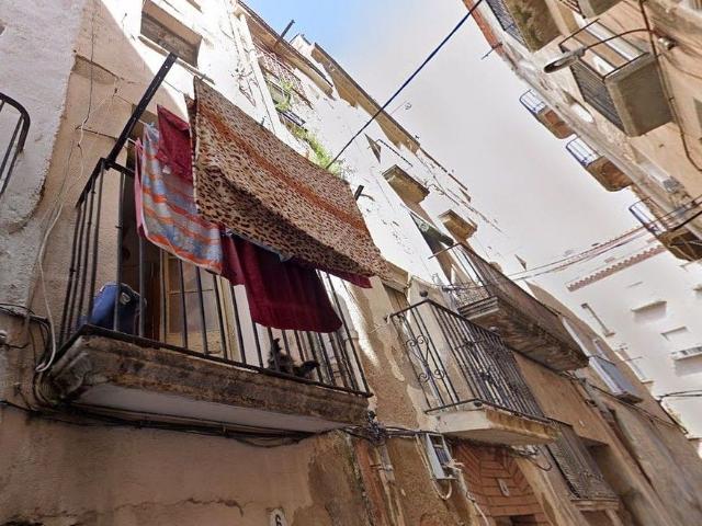 Casa adosada en venta en calle Santa Marina, Valls, de 177 m² 3 habitaciones por 48.000