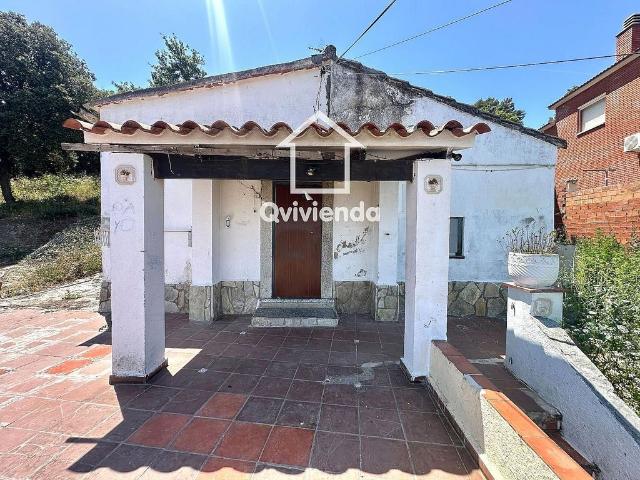 Chalet en venta en calle Sentmenat, Cerdanyola del Vallès, de 60 m² 3 habitaciones por 280.000